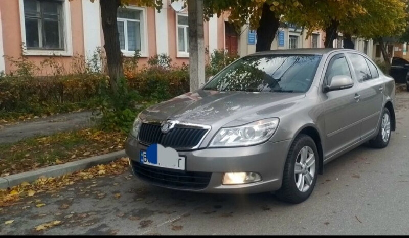 Крыло переднее левое Skoda Octavia A5 универсал 2012 г.  2.0 л дизель Луцк