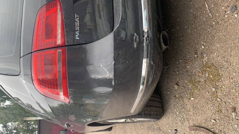 Молдінг заднього бампера лівий Volkswagen Passat  2014 универсал 1.6 Дизель 