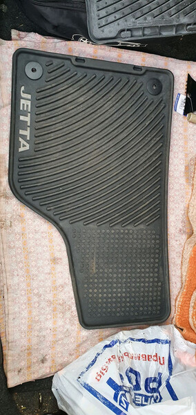 Коврик пассажира передний Volkswagen Jetta 6  2015 1.8 Бензин Полтава