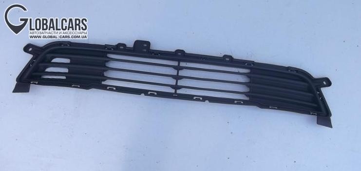 Решетка бампера Mitsubishi Outlander 3  2014 2.0 Бензин Ровно