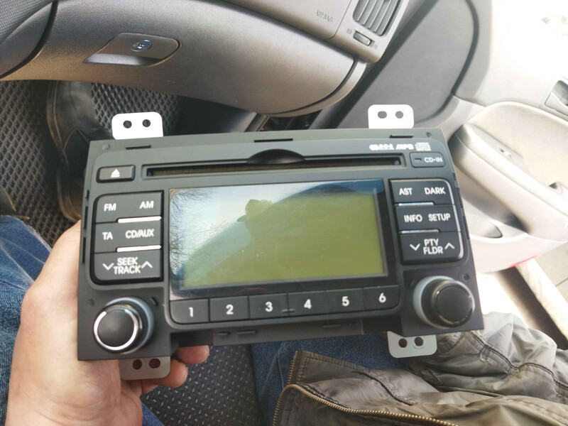 Штатная магнитола Hyundai i30  2011 хэтчбек 1.4 Бензин Одесса