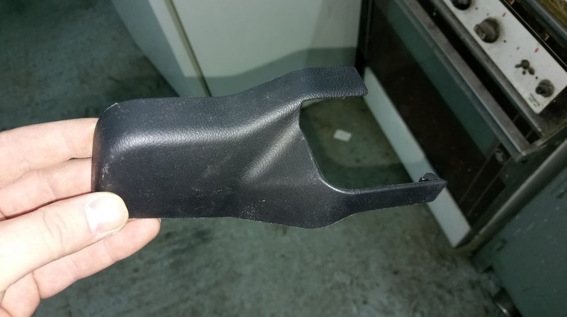 Заглушка крепления сиденья пассажира задняя левая Mazda 6  2011 2.5 Бензин Южноукраинск