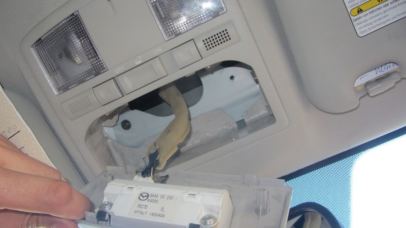 Плафон салона DF8069970D 75   Mazda 6