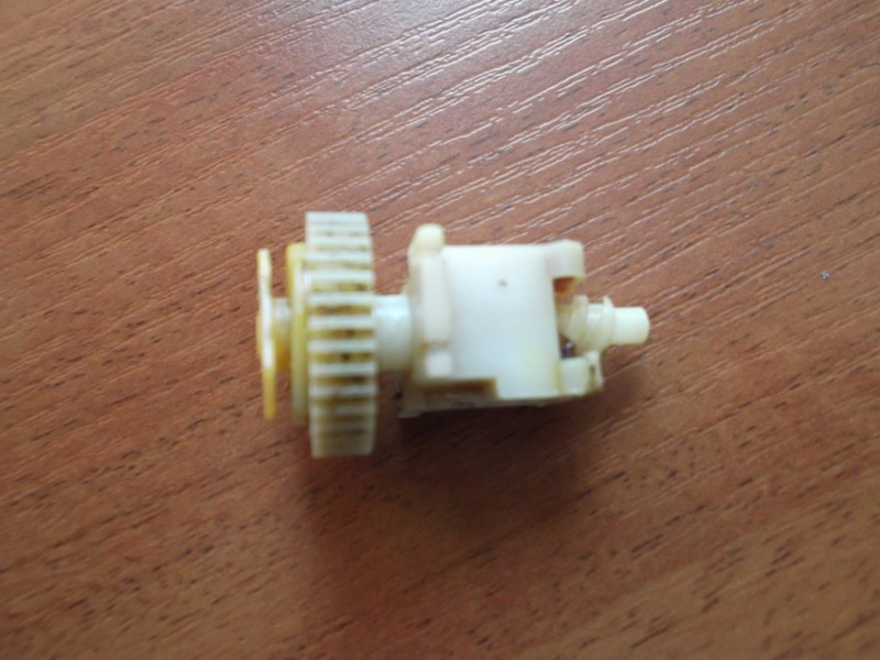 Замок дверей багажника 1K6827505C 9B9   Volkswagen Golf, Volkswagen Passat