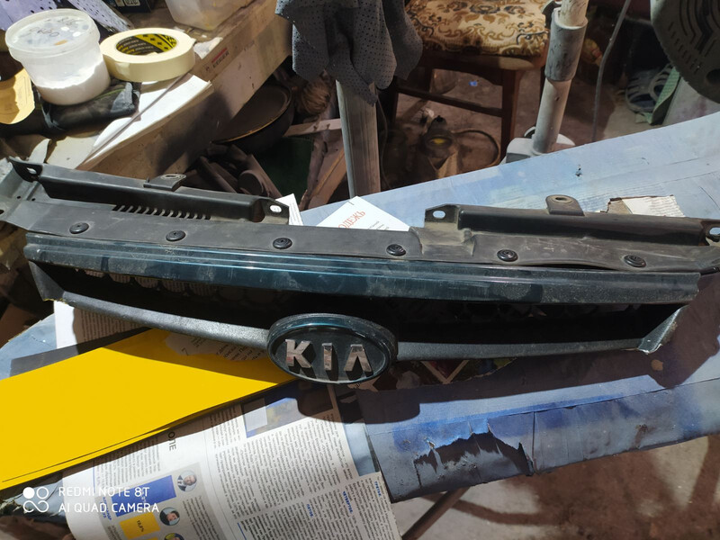 Решетка радиатора Kia Shuma 2 2002 г.  1.8 л бензин Мариуполь