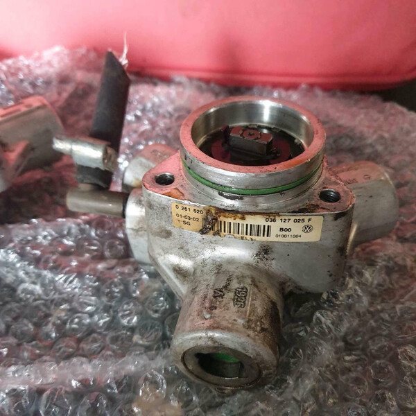 Паливний насос 036127025J   Volkswagen Bora, Volkswagen Golf