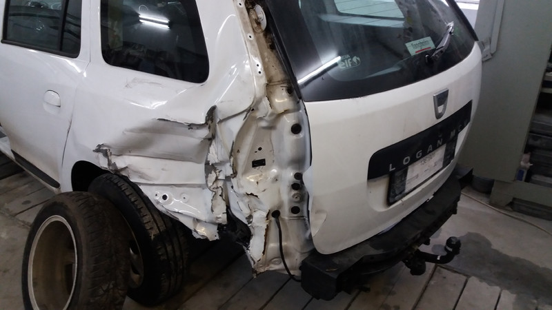 Крило Dacia Logan MCV  2014 универсал 1.9 Бензин Киев