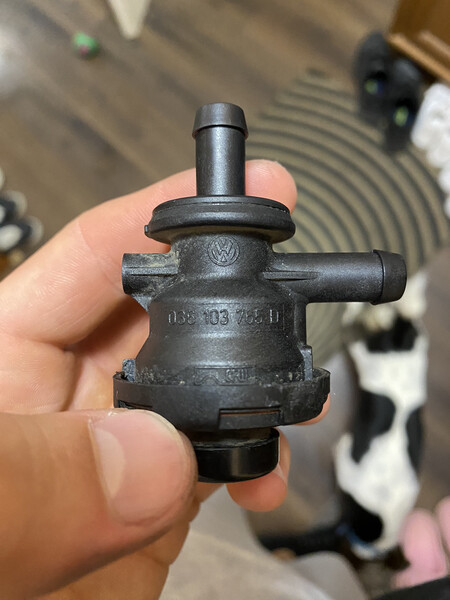 Клапан вентиляции картерных газов Volkswagen Golf 4  2001 хэтчбек 1.4 Бензин Мукачево