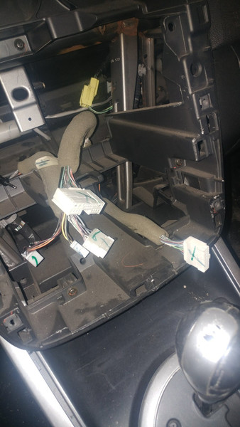 Центральная консоль в сборе с магнитолой Mazda CX-7  2007 2.3 Бензин Киев
