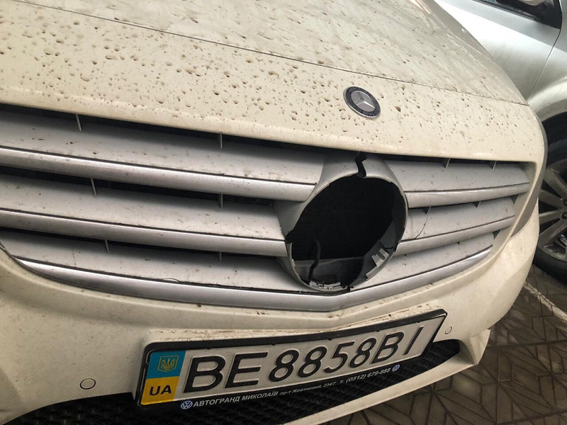 Решетка радиатора в сборе Mercedes B-Class хэтчбек 2012 г.  1.8 л бензин Киев
