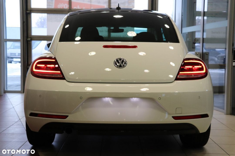 Задняя оптика Volkswagen Beetle  2013 хэтчбек 2.0 Бензин Днепр