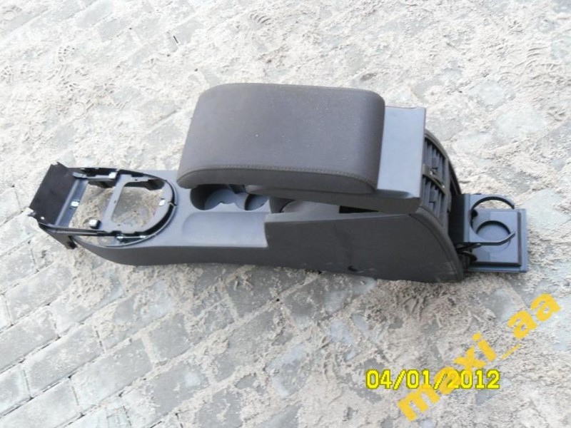 Подлокотник Volkswagen Caddy 3  2005 2.0 Дизель Кременчуг