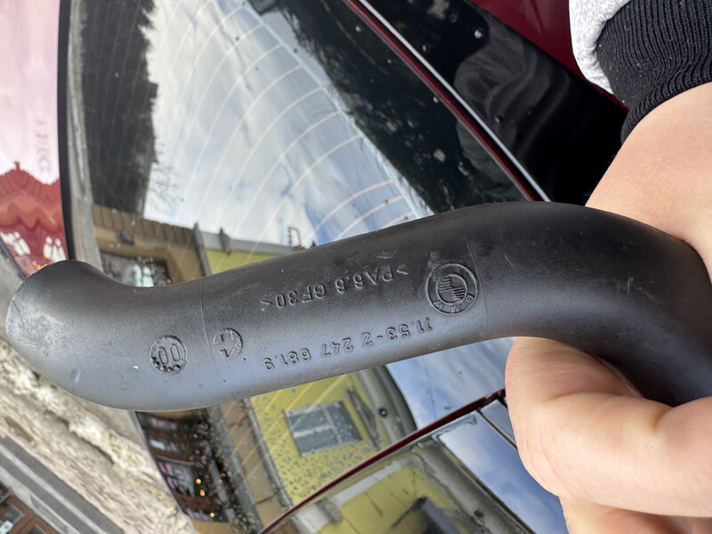 Патрубок системи охолодження BMW 5 Series E39  1999 універсал 2.5 Дизель Стрий