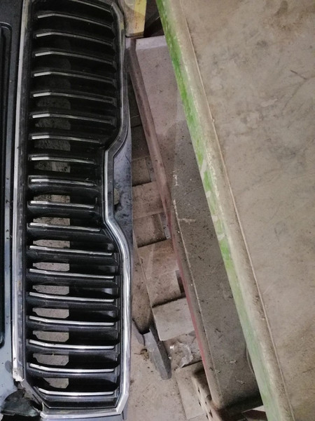 Решетка радиатора 3v0853653a с хромом Skoda Superb 3 2016 р.  1.6 л бензин Київ