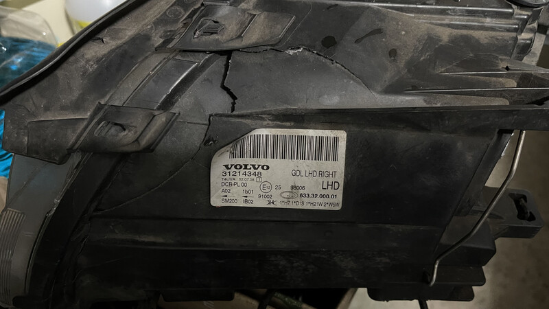 Фара передняя правая ксенон Volvo XC70  2008 