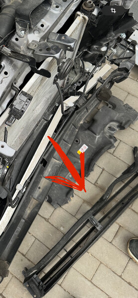 Повітропрохід (жалюзі) бампера без датчика Toyota RAV4  2024 хетчбек 2.5 Гибрид 