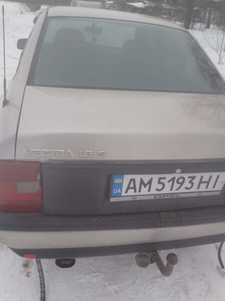 Багажник Opel Vectra A 1992 г.  1.6 л бензин