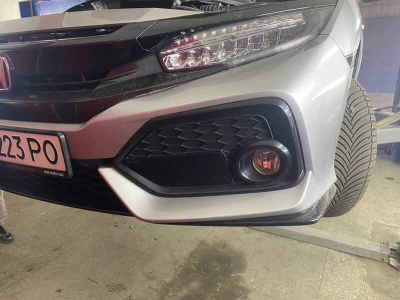 Бампер передний голый, решетка бампера правая Honda Civic  2018 3.0 Гибрид Одесса