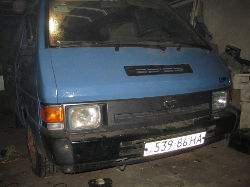 Фара передняя Nissan Vanette C22  1991 2.0 Дизель Запорожье