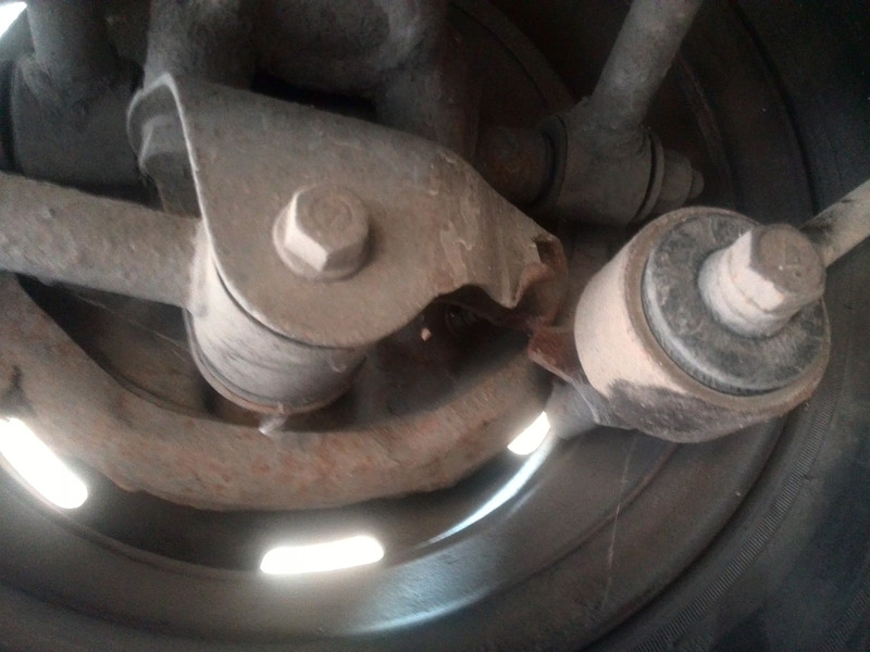 Крепление стабилизатора Nissan Bluebird  1988 хэтчбек 2.0 Дизель Киев