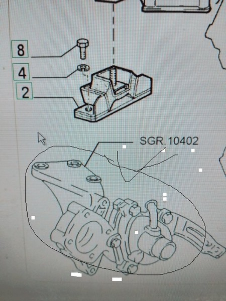 Нижний кронштейн крепления правой верхней подушки Fiat Ducato  1995 1.9 Дизель 