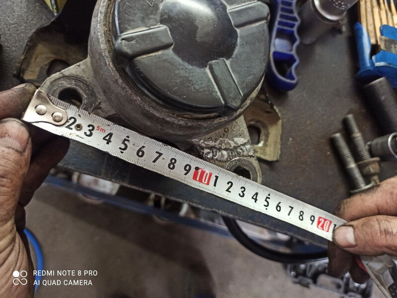 Опора двигуна права Ford Focus  2000 