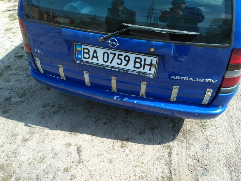 Молдинг задней ляды Opel Astra F универсал 1997 г.  1.6 л бензин Александрия