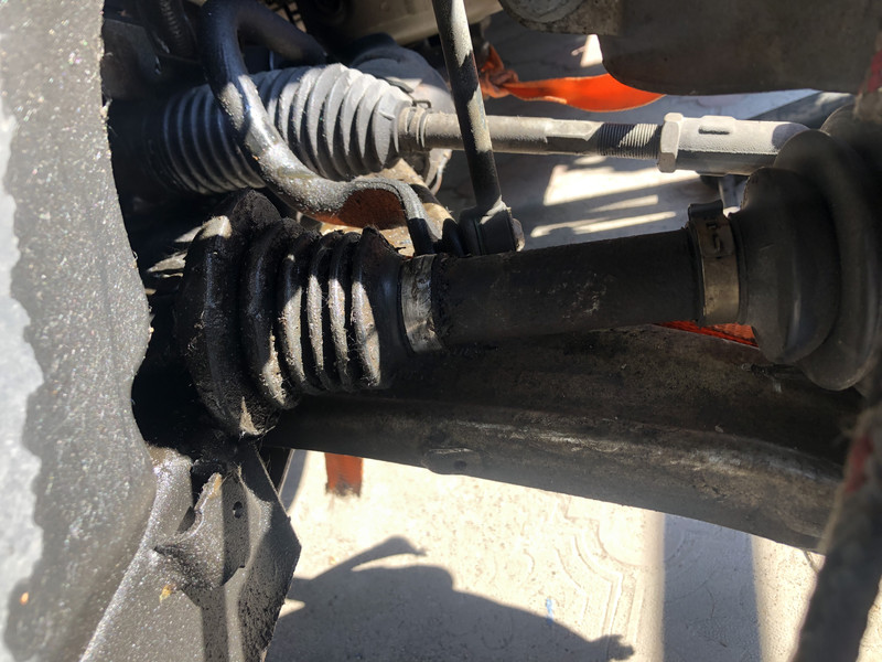 Полуось левая передняя Land Rover Range Rover Evoque 2014 г.  2.0 л бензин Луцк