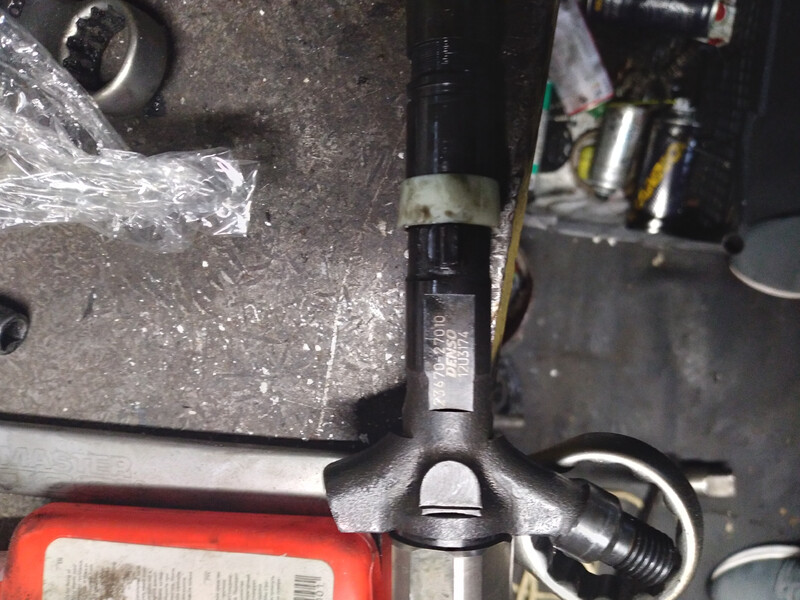 Форсунка Toyota Avensis  2000 2.0 Дизель 