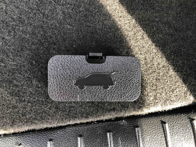 Пластик кришки багажника Kia Sportage 4  2019 2.4 Бензин Тернополь