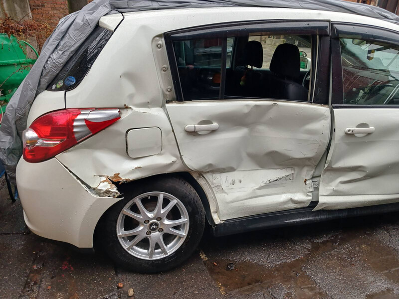 Двері передні Nissan Tiida C11  2007 хетчбек 1.6 Бензин 