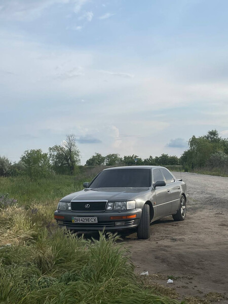 Нижняя губа переднего бампера Lexus LS  1992 4.0 Бензин Новомосковск