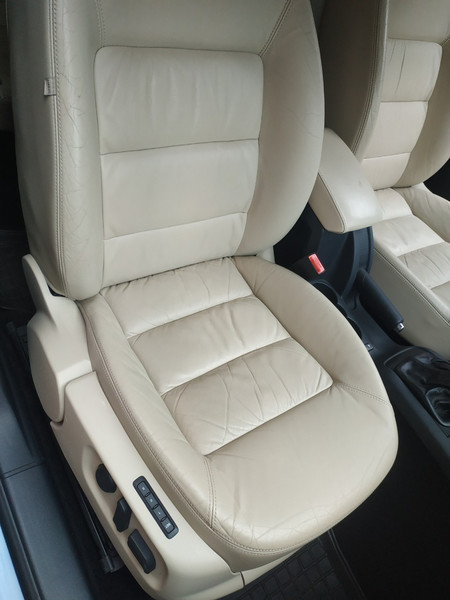 Переднее сиденье Skoda Octavia  2012 универсал 2.0 Дизель Ивано-Франковск