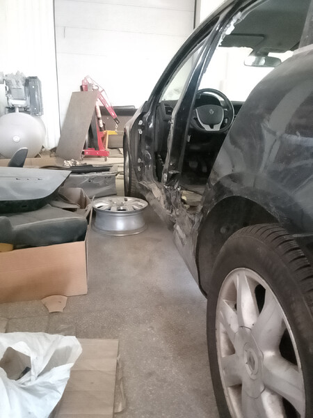 Порог кузова Renault Laguna 3  2008 универсал 2.0 Дизель Кривой Рог