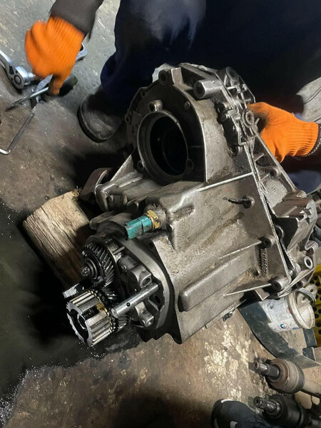 Коробка передач Renault Laguna  2000 універсал 18.0 Бензин 