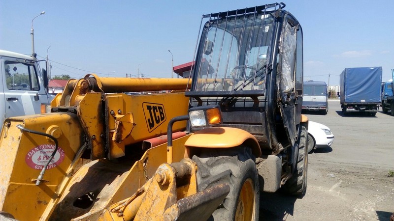 Дверь входная в сборе JCB 532 -120 1998 г.  Ровно