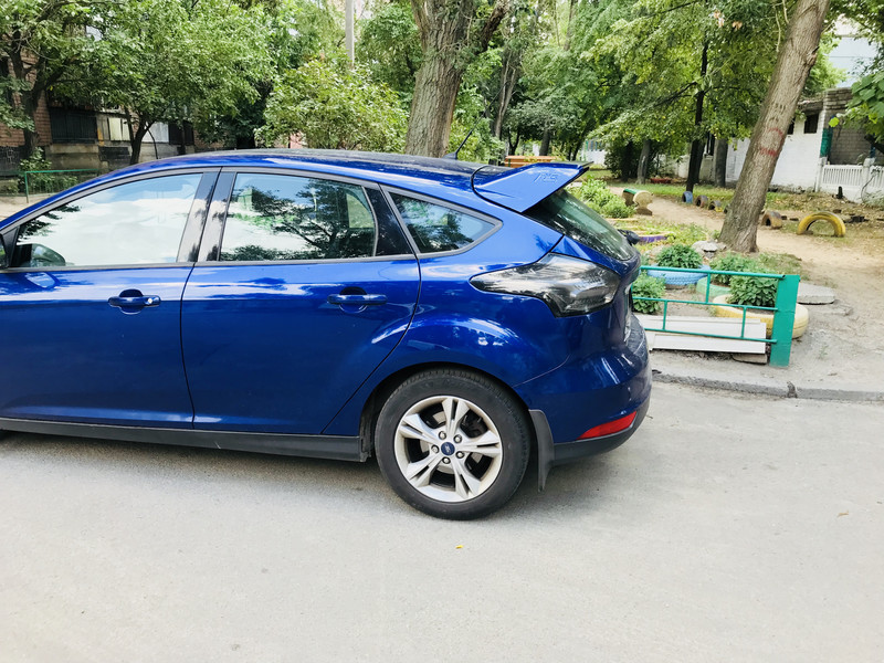 Дверь левая Ford Focus 3 хэтчбек 2016 г.  1.0 л бензин Днепр