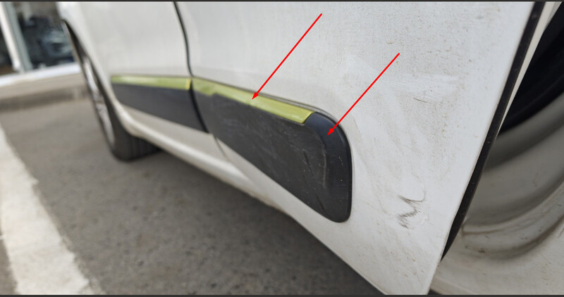 Молдинг задніх лівих дверей Citroen C3 Picasso  2011 1.6 Бензин Харків