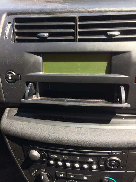 Экранчик Citroen C4 2008 г.  1.8 л бензин Киев