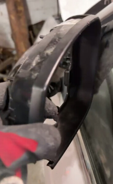 Зеркало левое (часть) Renault Laguna 3  2011 універсал 2.0 Бензин 