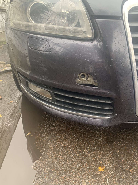 Заглушка переднего бампера Audi A6 C6  2008 3.0 Дизель Киев
