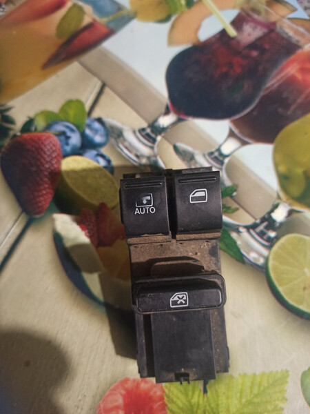 Блок керування склопідйомниками Volkswagen Polo 5  2012 