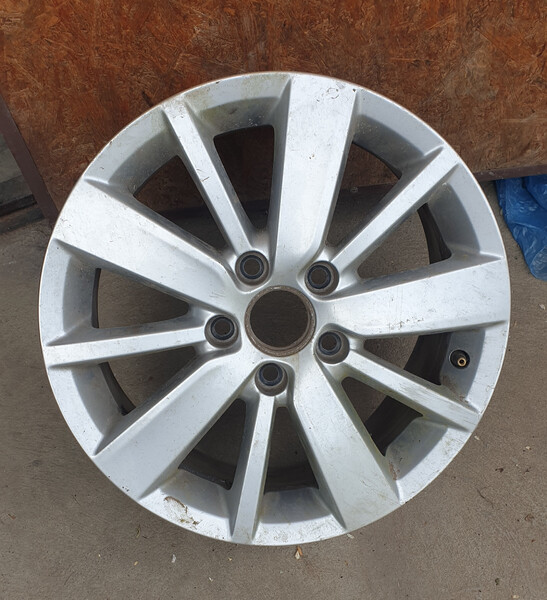 Диск литой vw r16 Volkswagen Golf Plus  2011 хетчбек 1.6 Дизель 