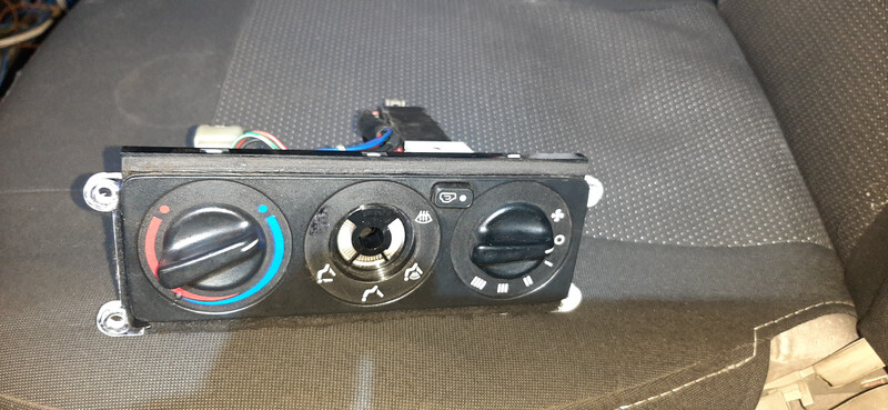 Панель управления печкой в сборе Hyundai Galloper  2000 2.5 Дизель 