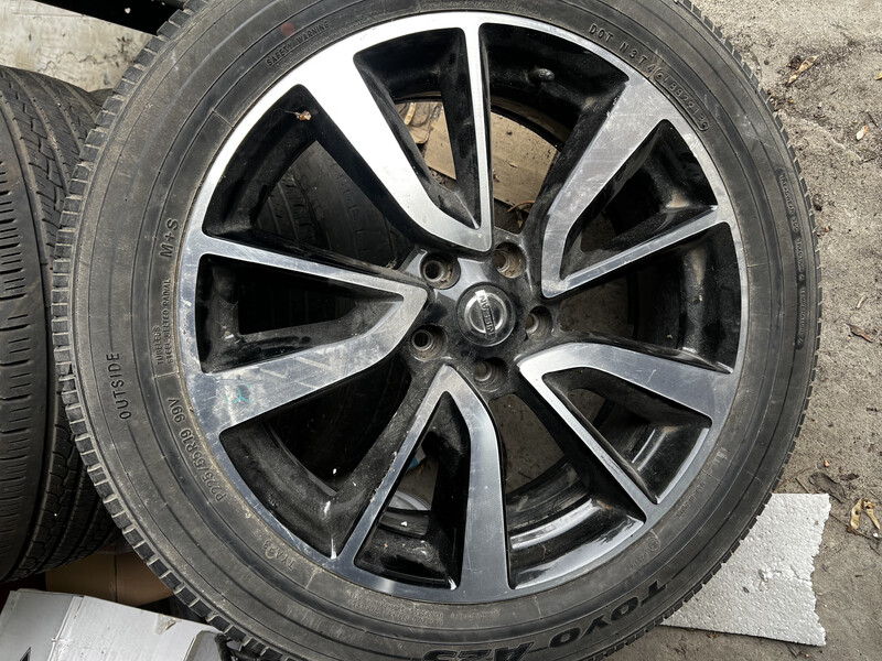 Потолок під панораму чорний Volkswagen ID.4  2022 универсал 2.5 Бензин Киев