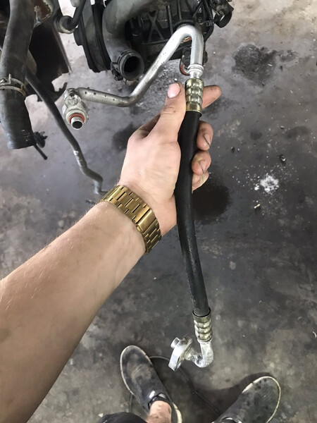 Трубки кондиціонера Ford Focus 2  2009 хэтчбек 1.6 Бензин 