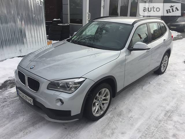 Крыло правое (без дырки поворотника) BMW X1 универсал 2013 универсал 2.0 Бензин Киев