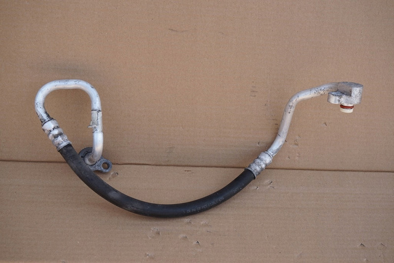 Трубопровод кондиционера 19N651A   Ford Focus
