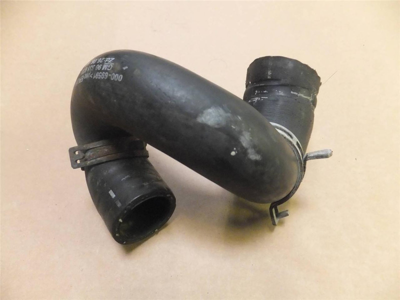 Верхній патрубок радіатора 90 531 622   Opel Vectra