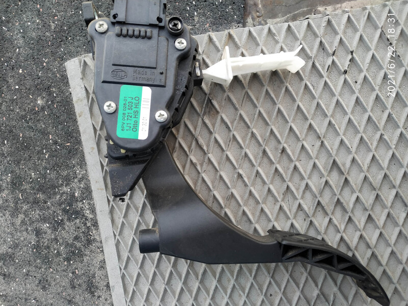 Педаль газа 1J1 721 503 J   Volkswagen Golf